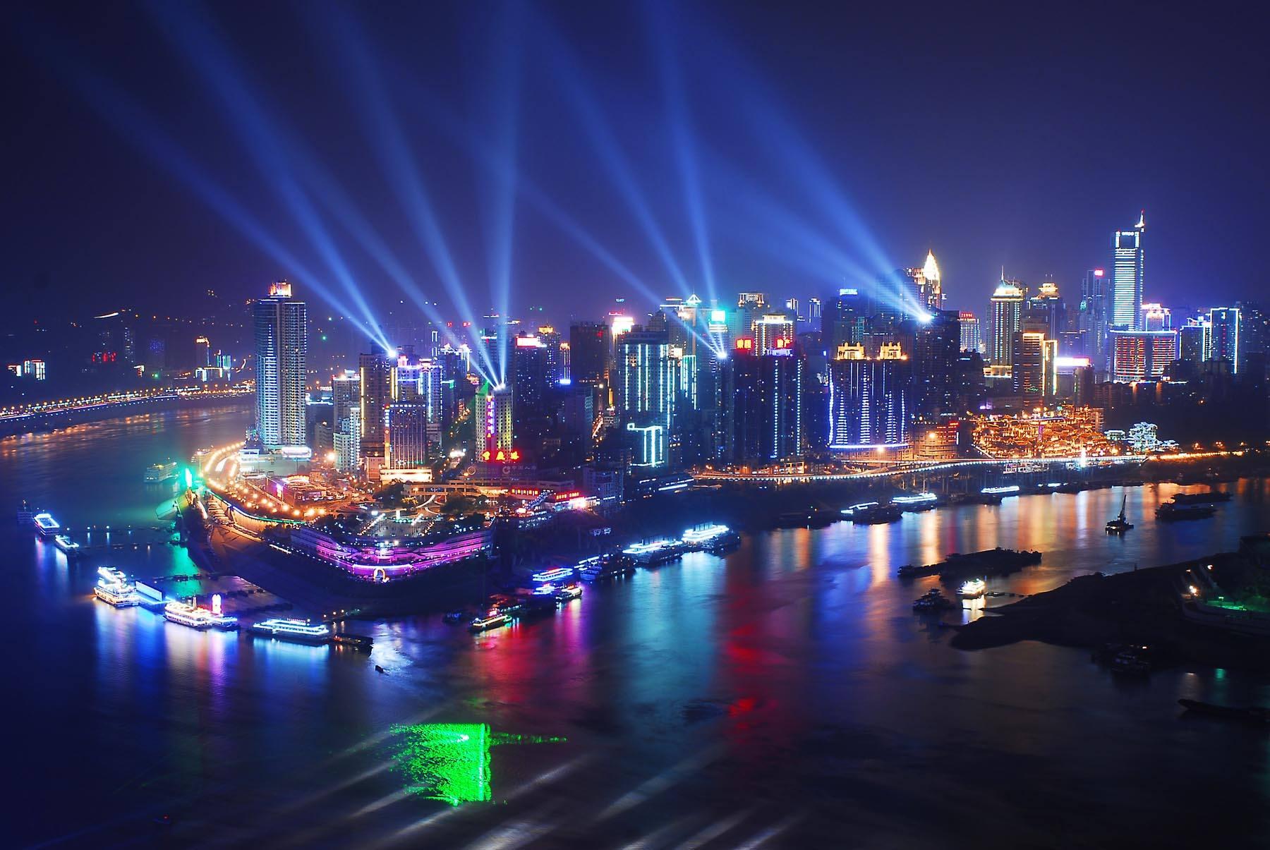 重庆巷弄深处探秘,巴适小店让人流连忘返